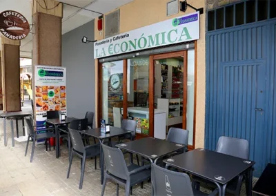 Panadería y Cafetería La Económica